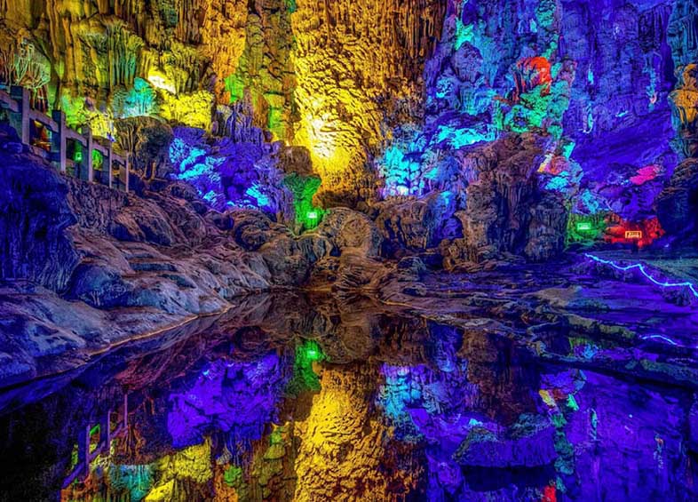 Fotógrafo norte-americano explora lindas paisagens na “caverna de arco-íris” na China