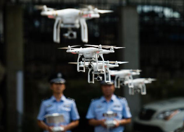 Polícia chinesa usa drones para controlar crimes