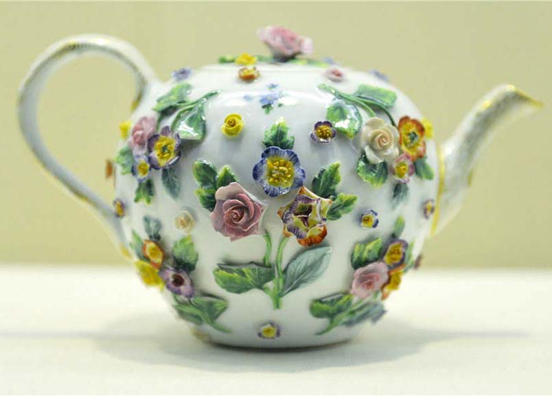 Museu de Zhejiang exibe antigas peças de porcelana