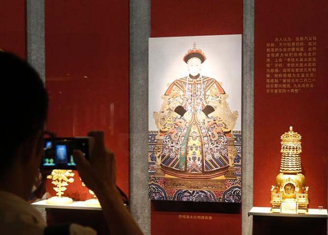 Exibição do Museu Nacional do Palácio mostra mais de 200 relíquias culturais de ouro e prata