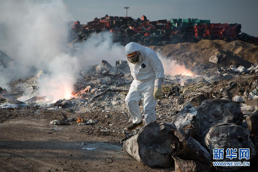 Número de mortos na explosão do Porto de Tianjin sobe para 145