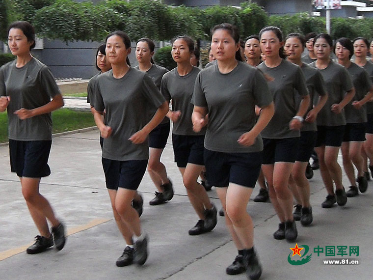 A banda feminina do exército: um grupo de “beldades de ferro”