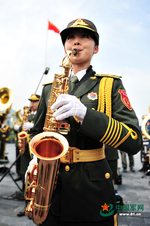 A banda feminina do exército: um grupo de “beldades de ferro”