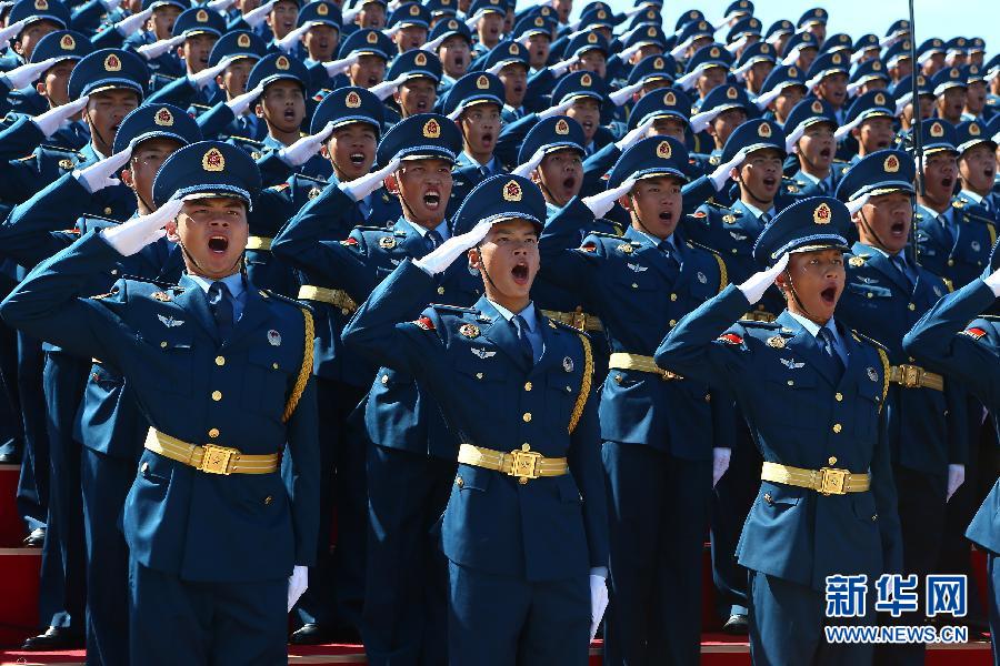 Presidente chinês anuncia a redução em 300 mil de efetivos do exército