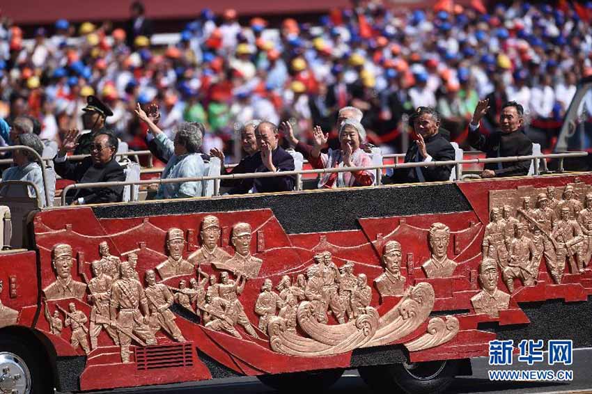 Parada do Dia da Vitória: Formação de Veteranos presente na Praça Tiananmen
