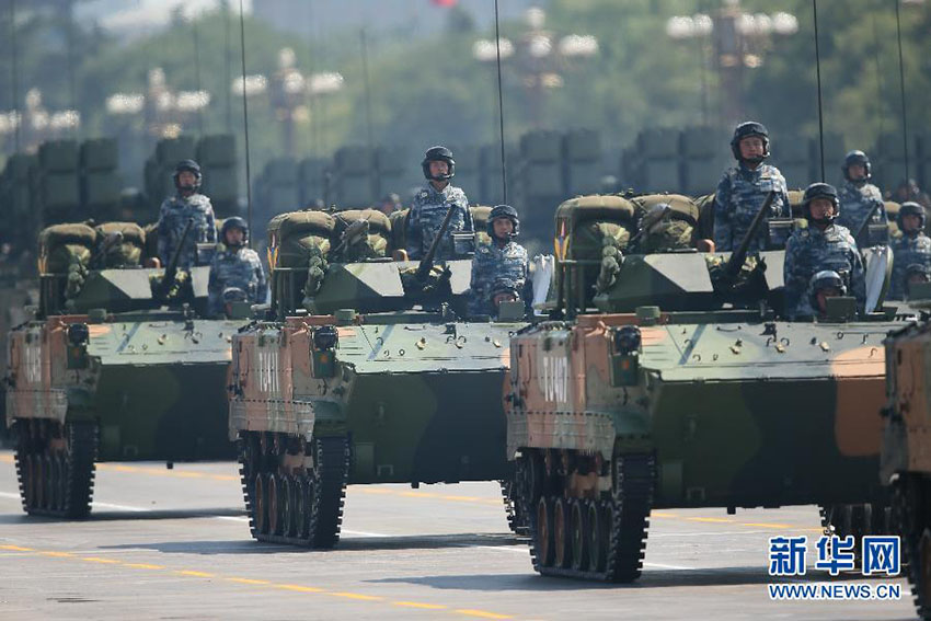 China apresenta novos armamentos no desfile do Dia da Vitória