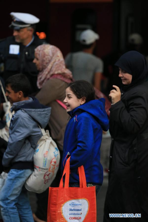 Milhares de refugiados chegam à estação central de Munique