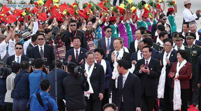 Delegação do Comité Nacional desloca-se a Lhasa para as comemorações do 50º aniversário da região autónoma