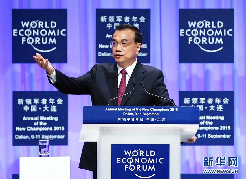 Li Keqiang discursa na abertura da 9ª edição do Fórum Davos de Verão