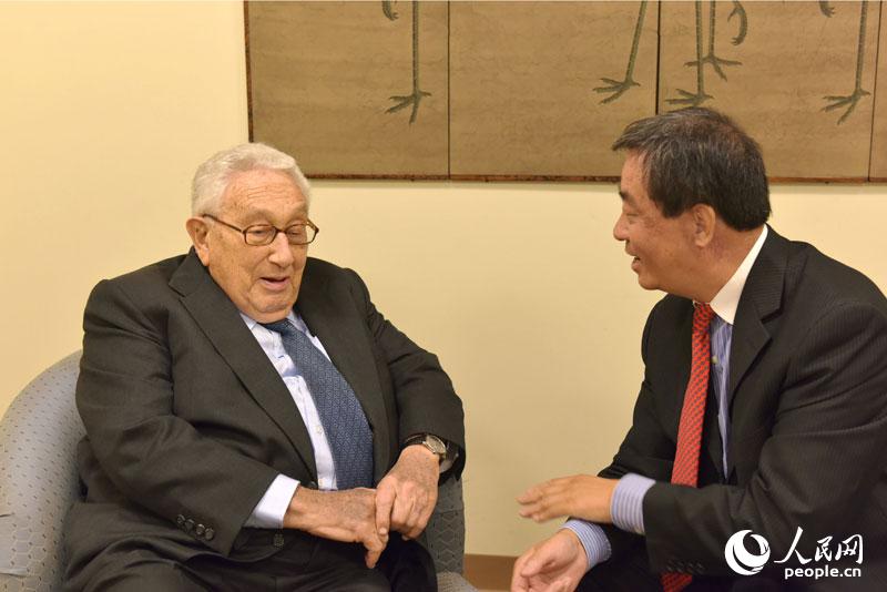 Kissinger: A China e os EUA precisam de trabalhar em cooperação e não em confronto