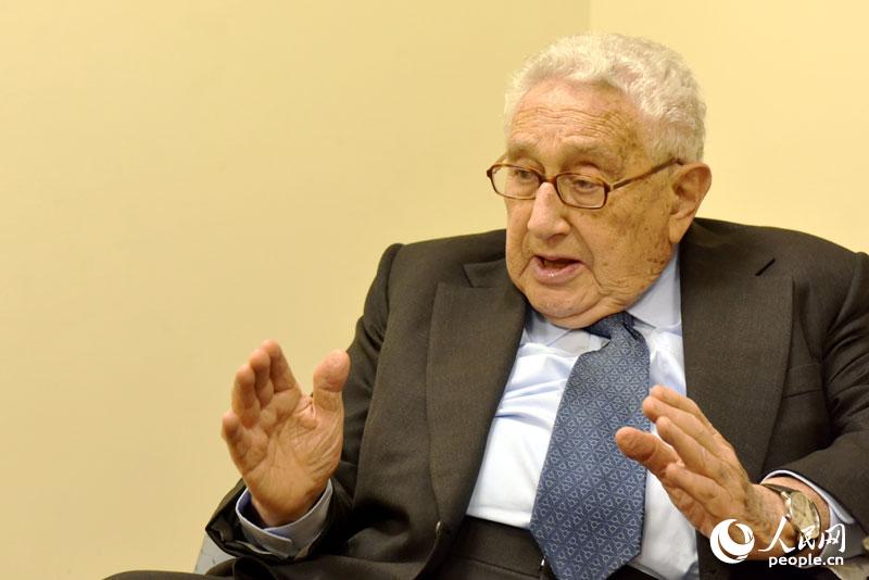 Kissinger: A China e os EUA precisam de trabalhar em cooperação e não em confronto