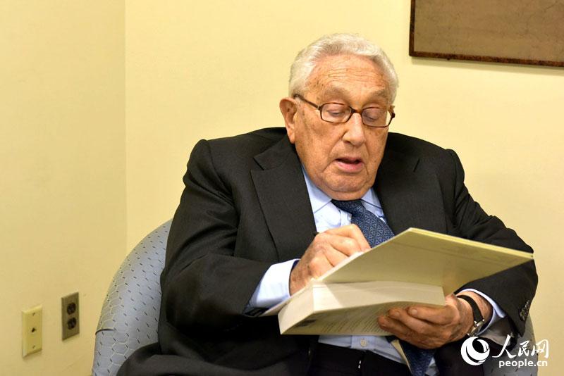 Kissinger: A China e os EUA precisam de trabalhar em cooperação e não em confronto