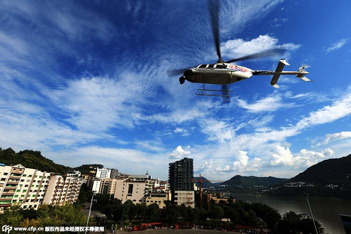 Morreram dois operadores de TV na caída de um helicóptero no sudoeste da China