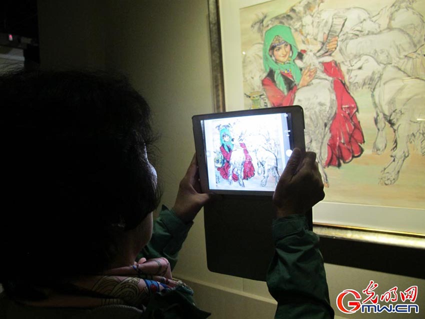 Exposição de artes em Urumqi celebra 60º aniversário da fundação da Região Autônoma Uigur de Xinjiang