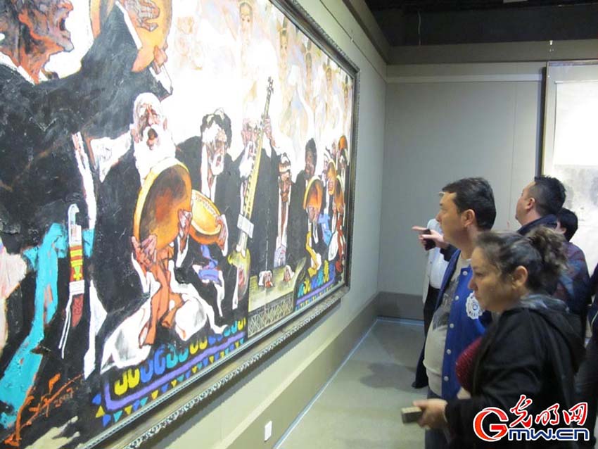 Exposição de artes em Urumqi celebra 60º aniversário da fundação da Região Autônoma Uigur de Xinjiang