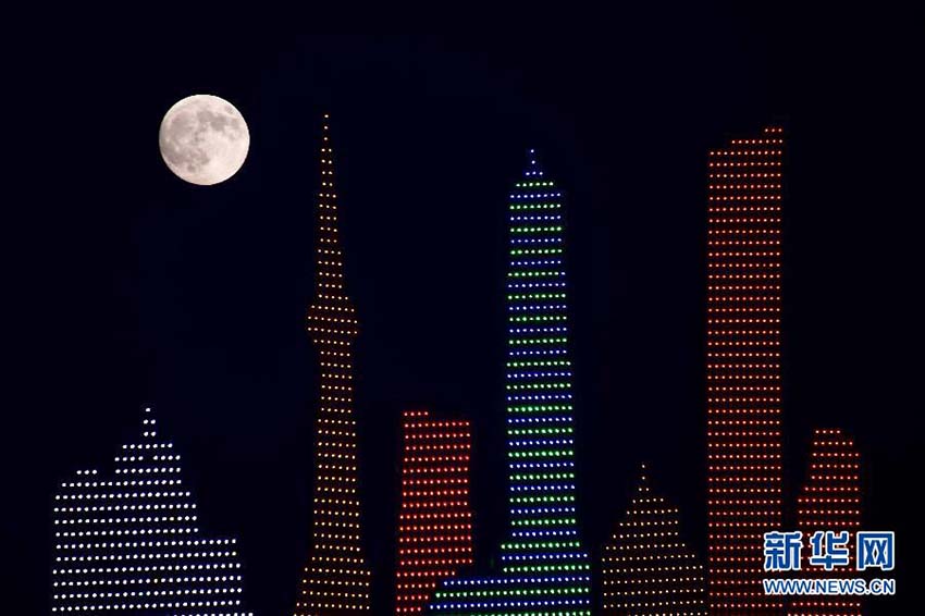 Lua cheia em diversos lugares da China na noite do Festival do Meio do Outono