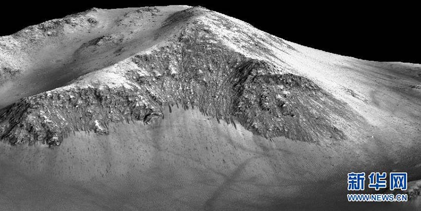NASA anuncia descoberta de forte evidência de água na superfície de Marte