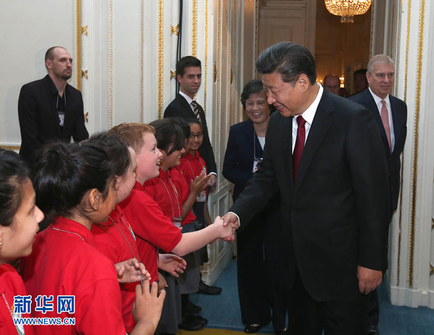 Xi Jinping comparece ao encontro anual dos Institutos Confúcio do Reino Unido