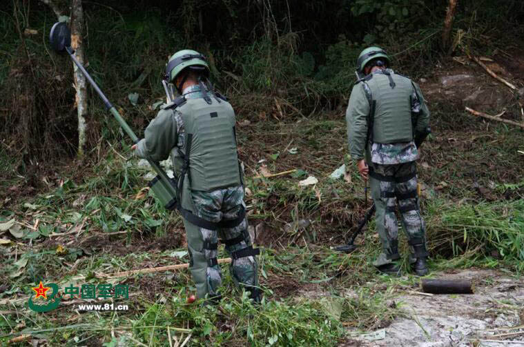 Trabalhos de desminagem começam na fronteira entre Vietnã e China