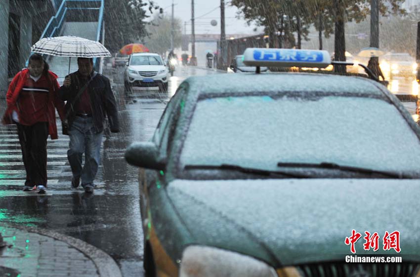 Primeiros flocos de neve abatem-se sobre Pequim