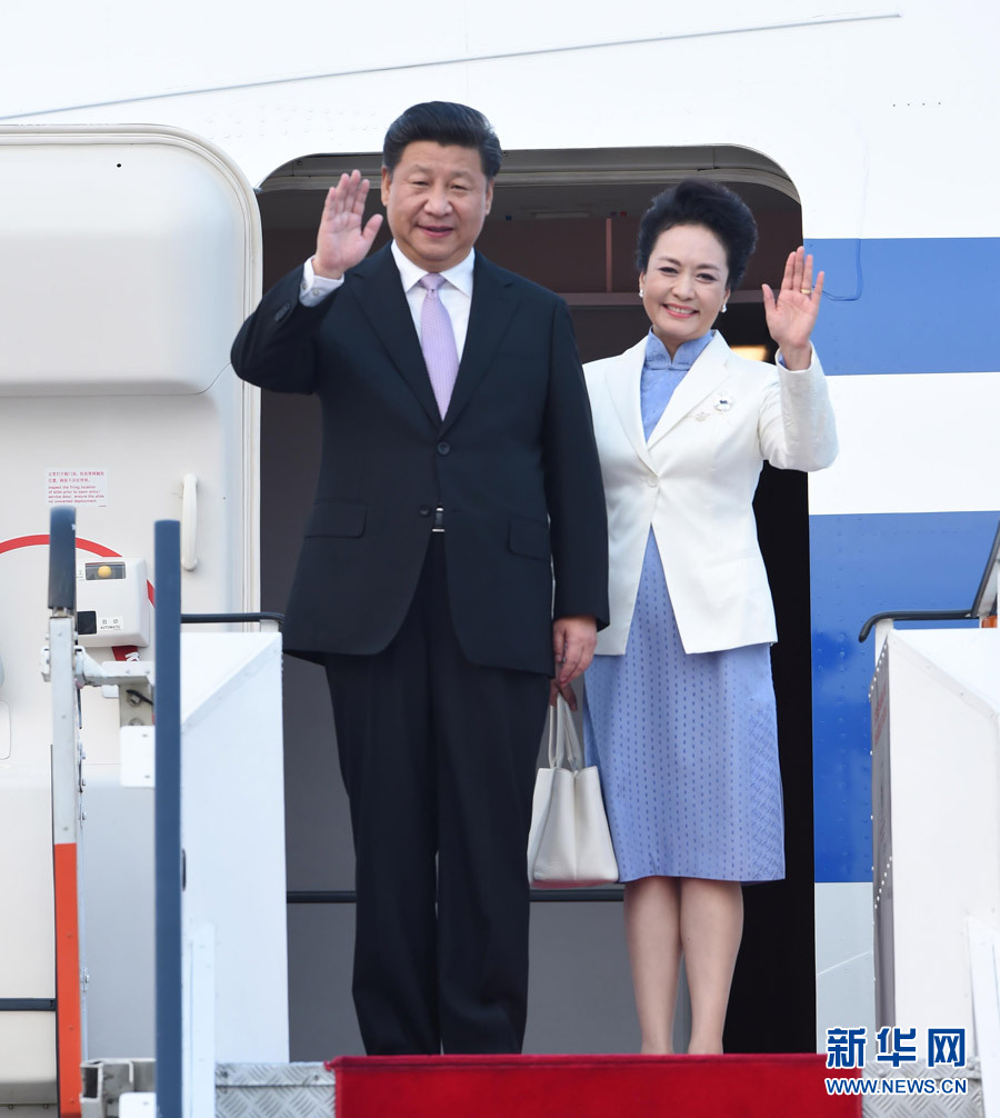 Xi Jinping desembarca em Singapura para sua visita de Estado