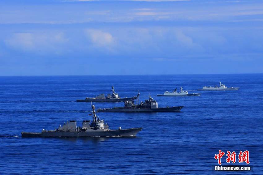 Marinhas chinesa e norte-americana realizam exercício militar no Oceano Atlântico