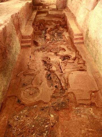 Arqueólogos encontram carruagem imperial no cemitério da Dinastia Han Ocidental