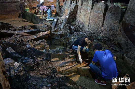 Arqueólogos encontram carruagem imperial no cemitério da Dinastia Han Ocidental