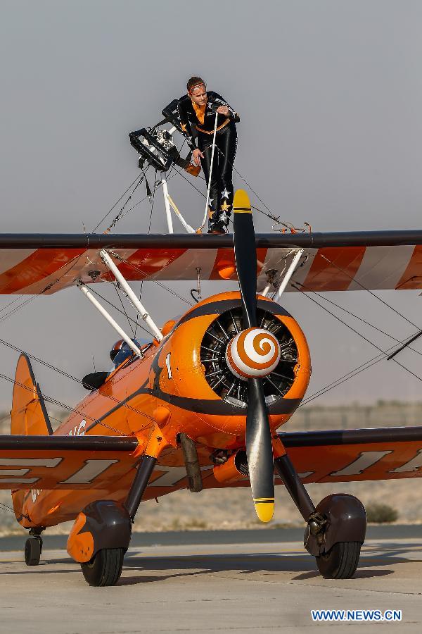 “Breitling Wingwalker” realiza espetáculo no Dubai