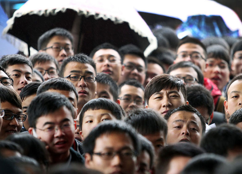 Milhares de graduados participam em feira de emprego em Xi’an