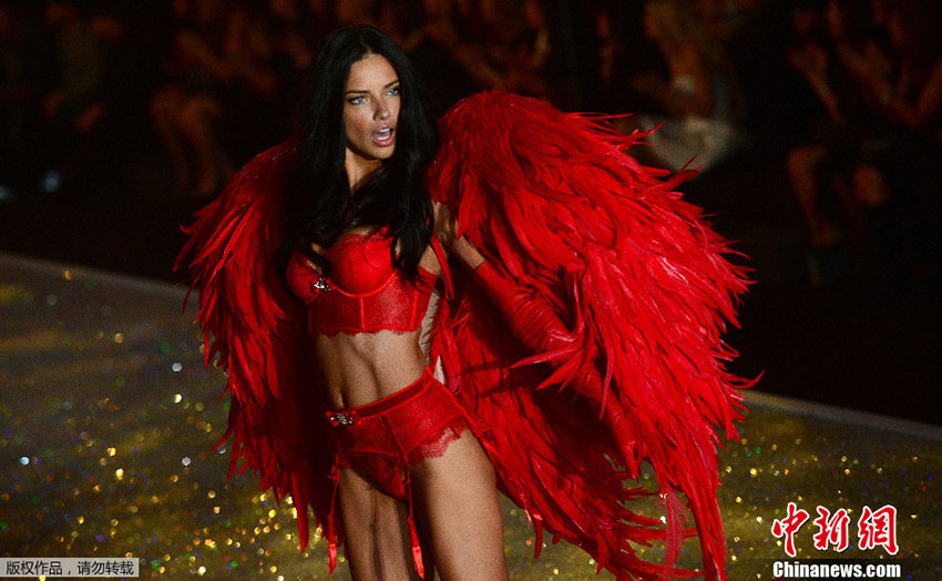 Performance dos Anjos de “Victoria’s Secret”