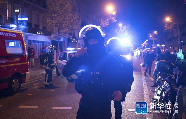 Terror em Paris: França sofre ataque terrorista, mais de 150 mortes confirmadas 