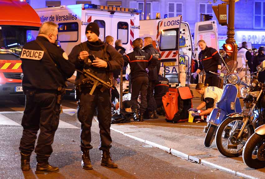 Terror em Paris: França sofre ataque terrorista, mais de 150 mortes confirmadas 