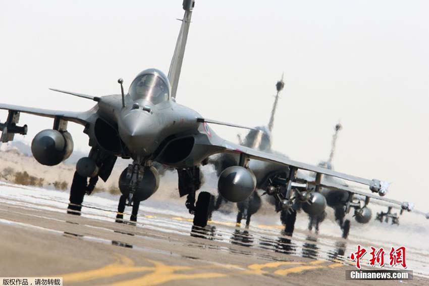 França envia 12 aviões em ataque contra o Estado Islâmico na Síria