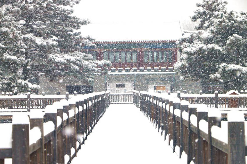 Descida da temperatura acompanhada de neve no norte da China