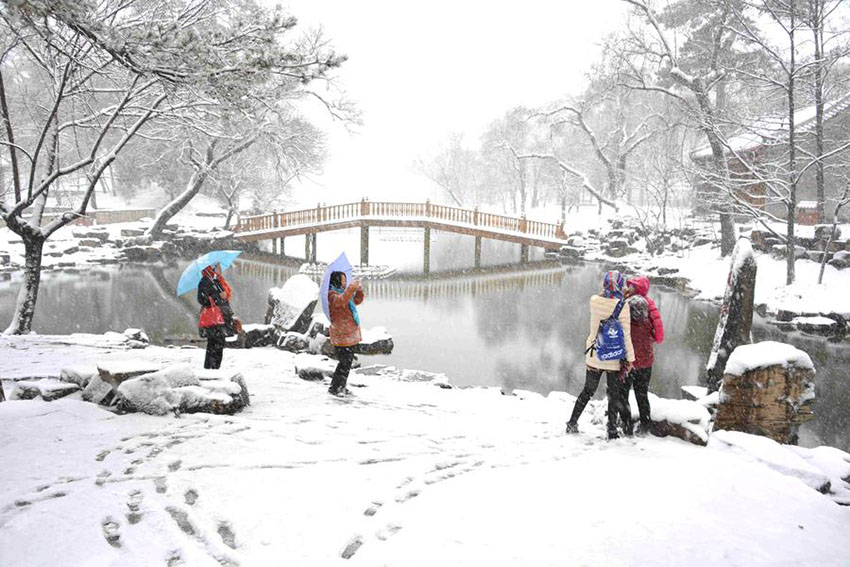 Descida da temperatura acompanhada de neve no norte da China