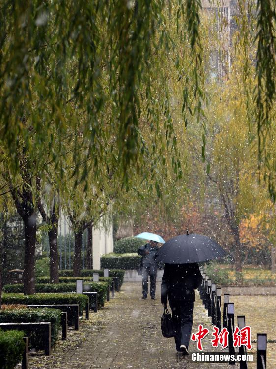 Descida da temperatura acompanhada de neve no norte da China