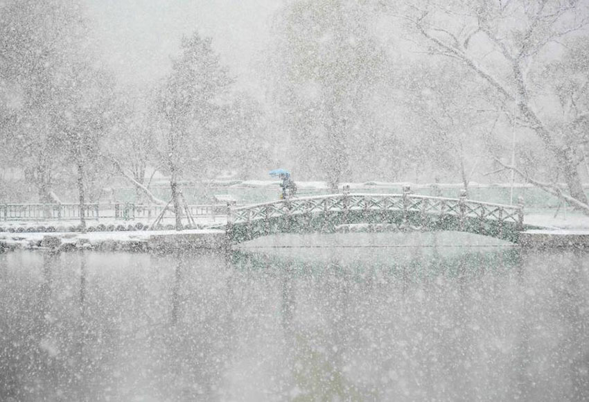 Descida da temperatura acompanhada de neve no norte da China