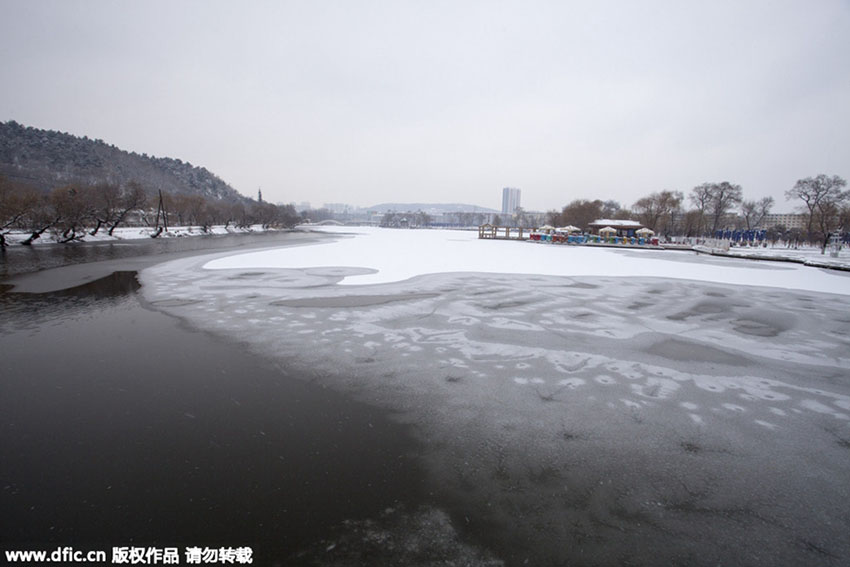 Descida da temperatura acompanhada de neve no norte da China