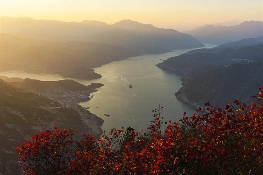 Paisagem do Rio Yangtzé na área das 