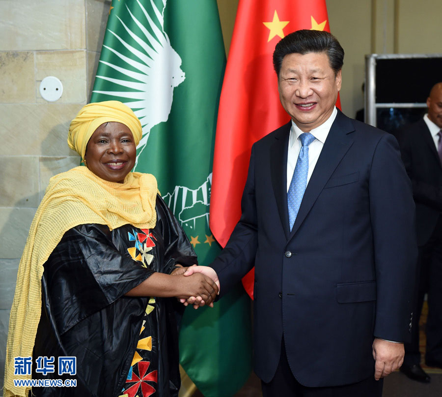 Xi Jinping encontra-se com presidente da Comissão da União Africana
