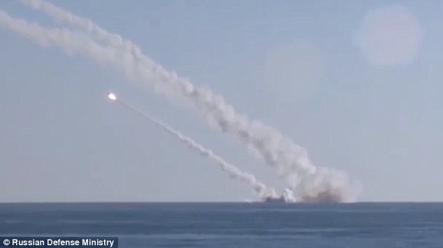 Putin elogia o sucesso dos disparos de mísseis a partir de submarino russo