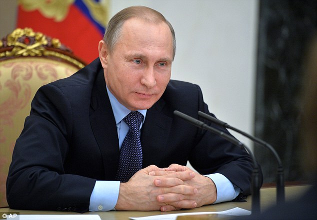 Putin elogia o sucesso dos disparos de mísseis a partir de submarino russo