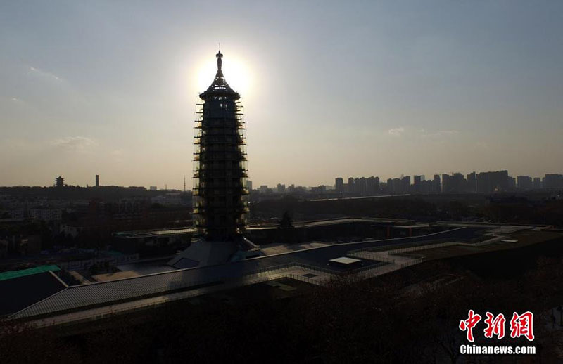 Parque das ruínas da Torre de Esmalte reaberto em Nanquim