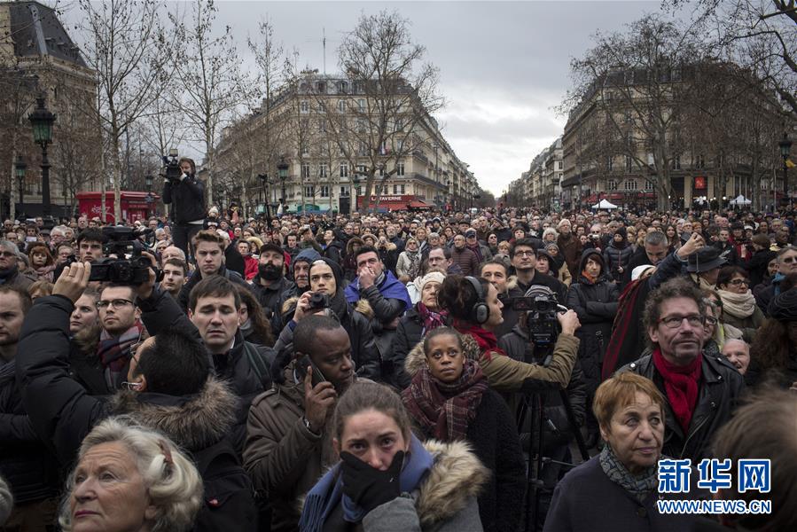 Governo francês realiza atividade para lembrar vítimas dos ataques terroristas