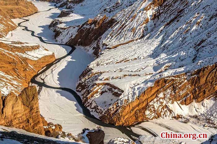 Paisagem magnífica de inverno no Grande Desfiladeiro de Hongshan