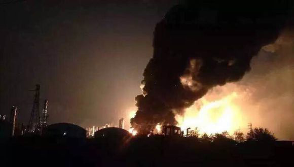 Explosão em fábrica de fogos de artifício deixa quatro desaparecidos e quatro feridos