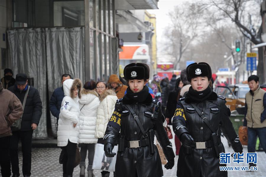 Policiais femininas em serviço a -30ºC