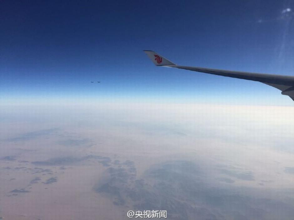 Imagens de caças estrangeiros em missão de escolta dos aviões dos líderes chineses