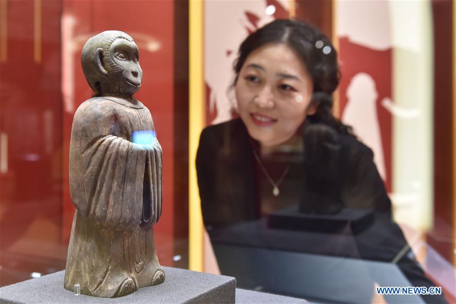 Obras inspiradas no macaco do Ano Novo chinês exibidas em Beijing